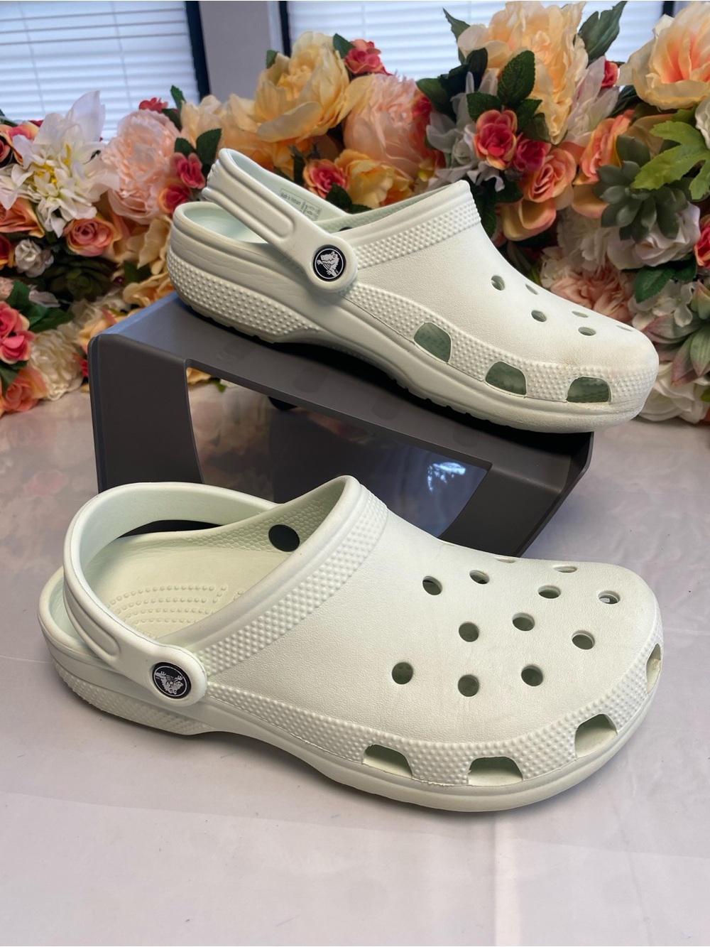 Crocs Classic Clog White Unisex M6 W8 Lightweight Comfort Shoes